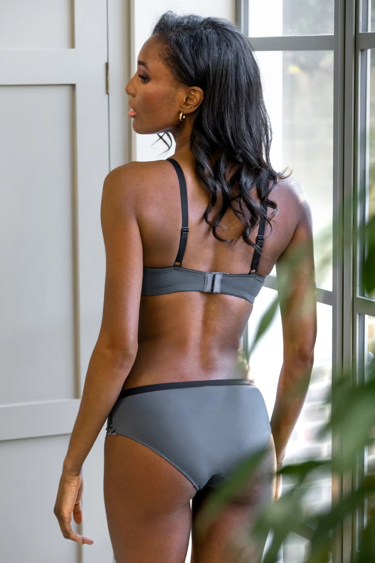 Romance Molded Push-Up Plunge Bra - D-G Cup