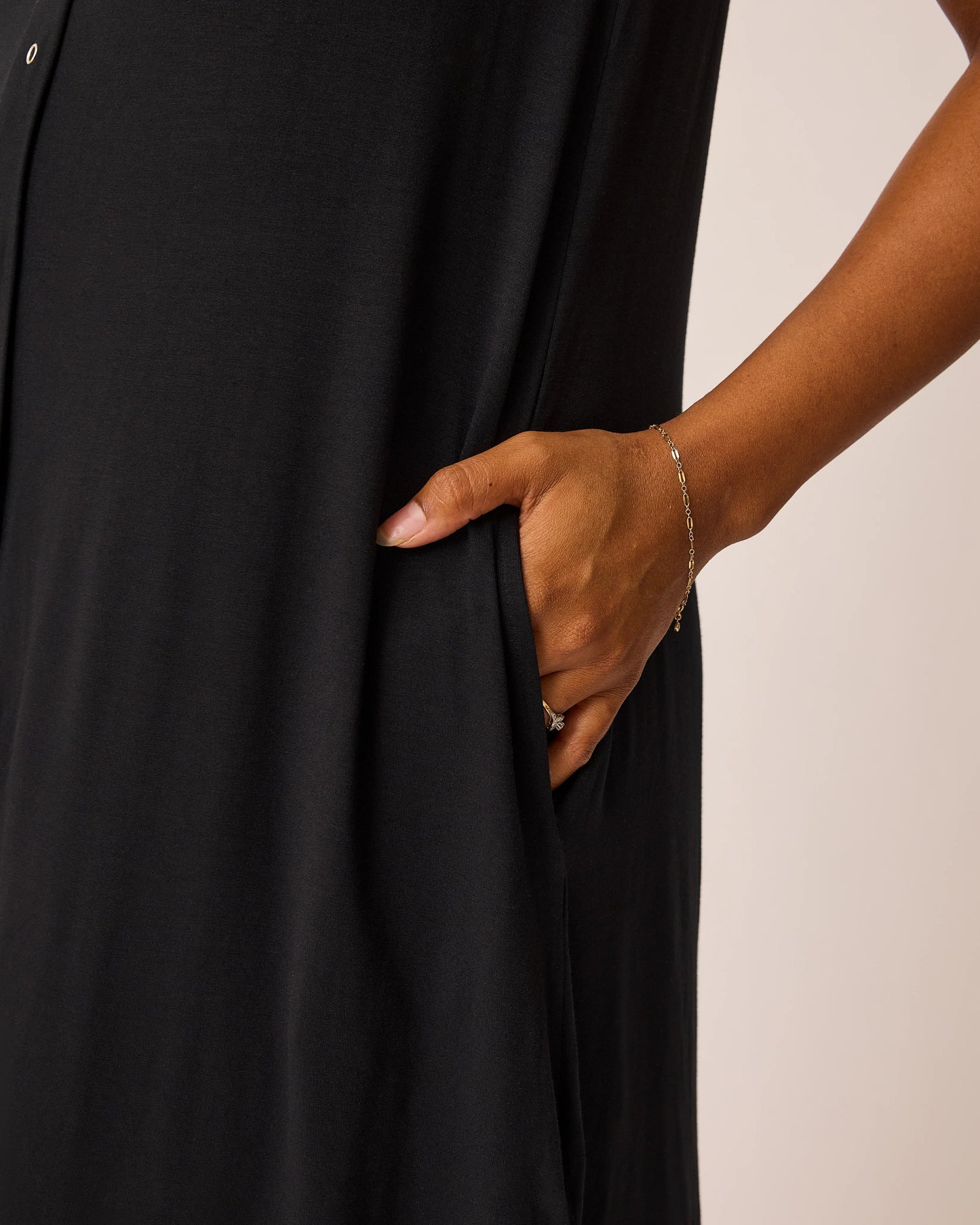 Ruffle Strap Labor & Delivery Gown | Black