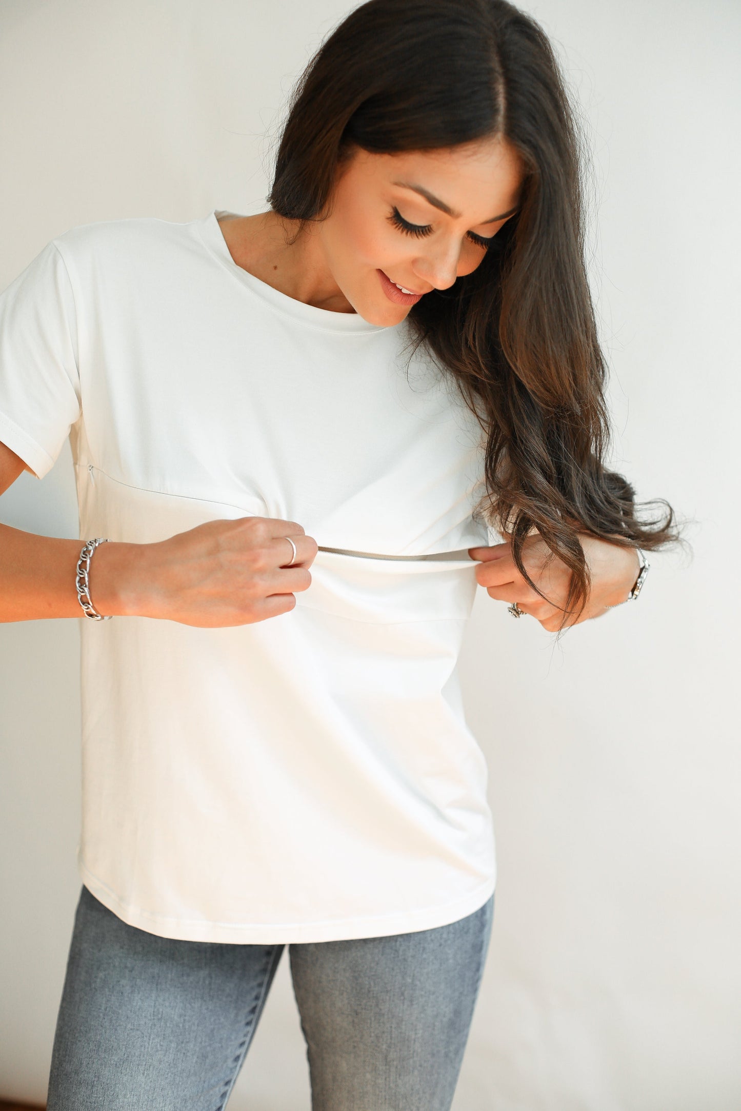 Classic Fit Invisible Zip Breastfeeding Tee