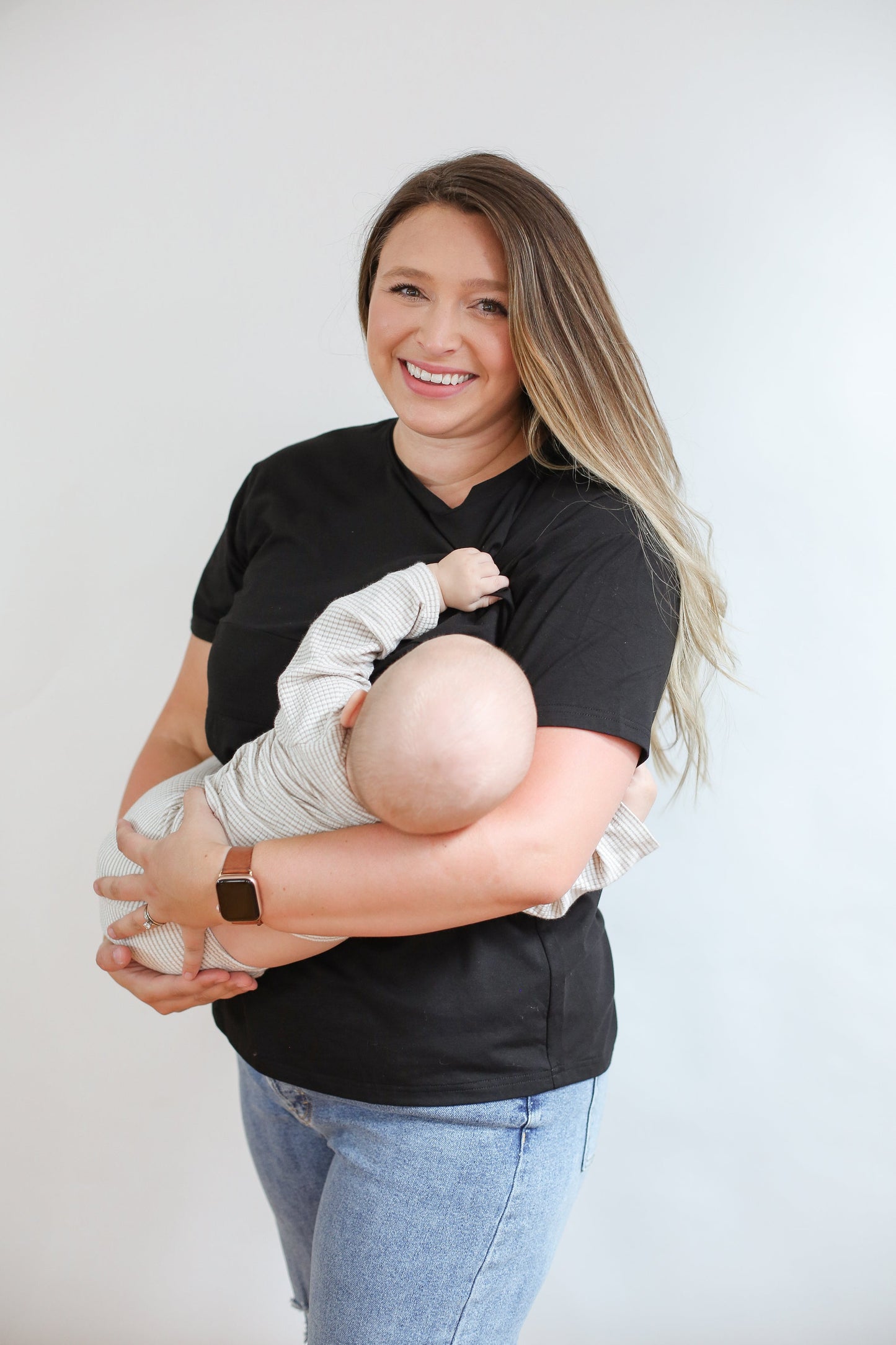 Classic Fit Invisible Zip Breastfeeding Tee
