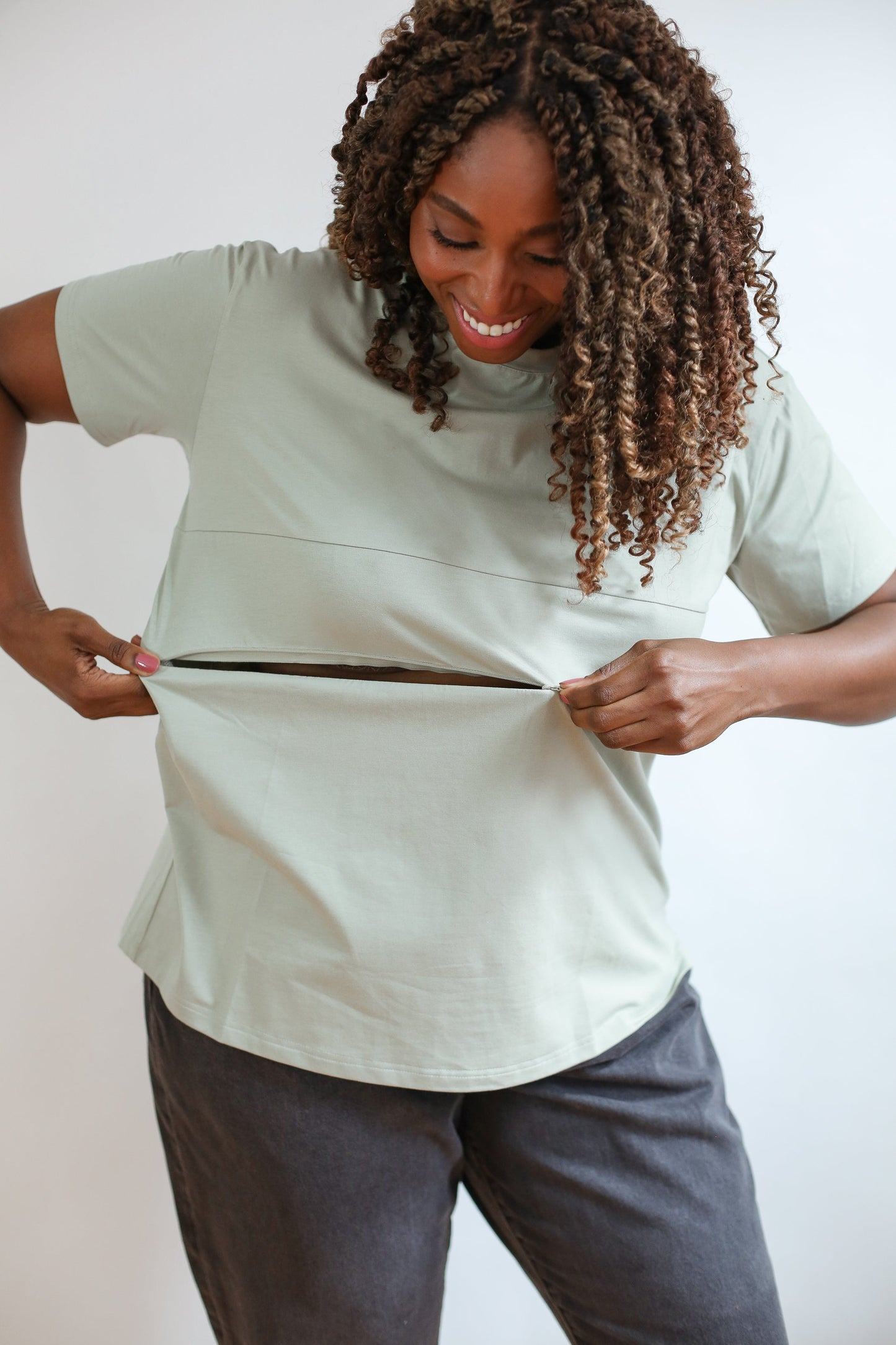 Classic Fit Invisible Zip Breastfeeding Tee